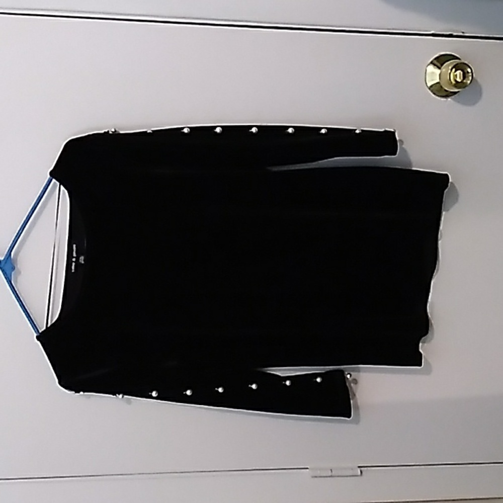 Cable & gauge black velvety top with pearl buttons NWT